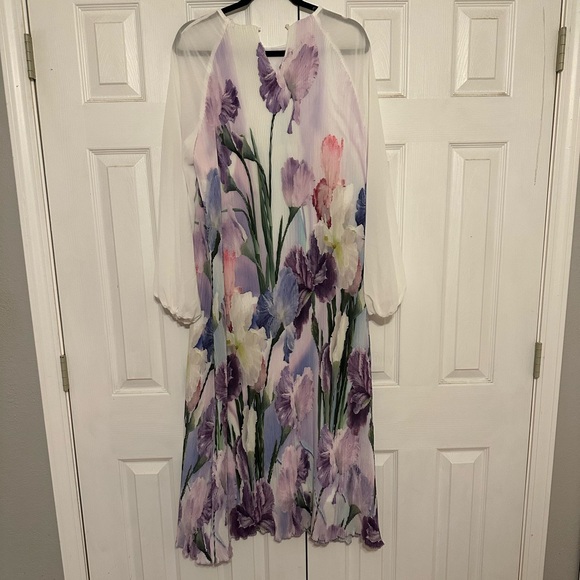 White and purple floral dress - Picture 7 of 7